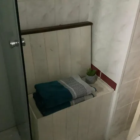 No. 5 - 2 Bed & Breakfast